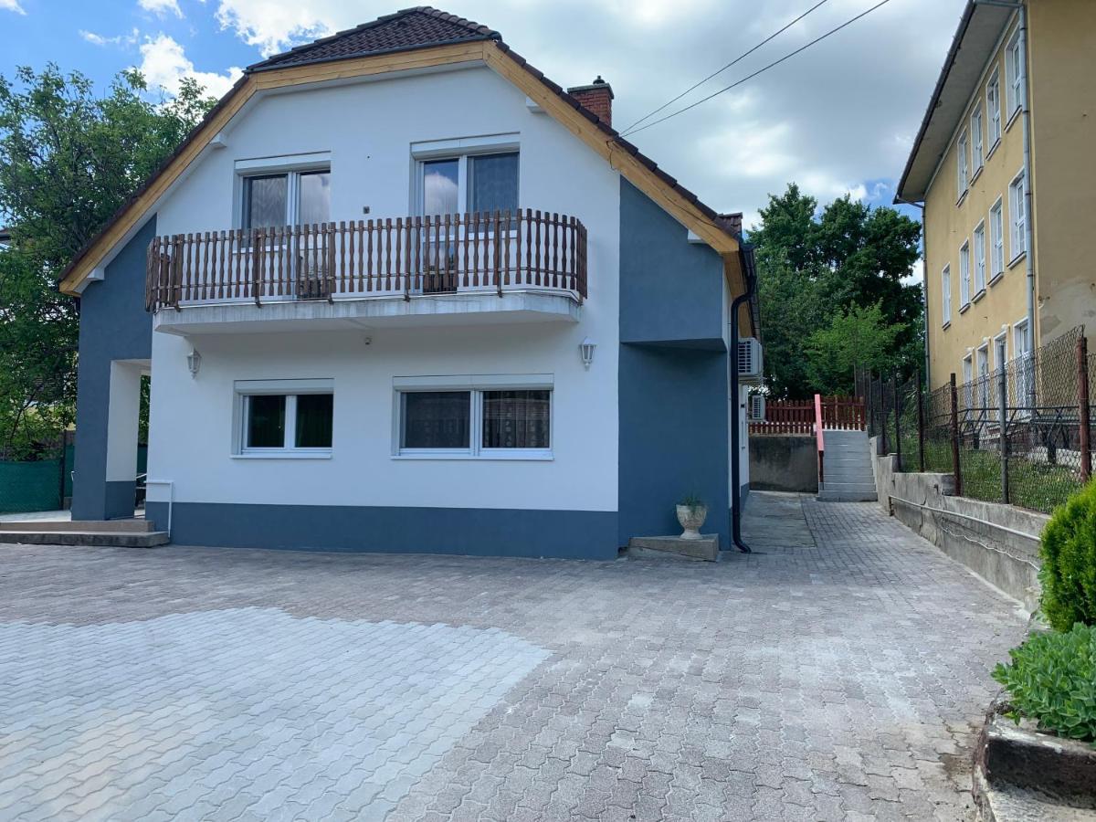 Borsi Apartman Balatonalmádi Exteriér fotografie